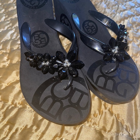 BCBGeneration platform wedge flip flop monogram - Picture 6 of 8